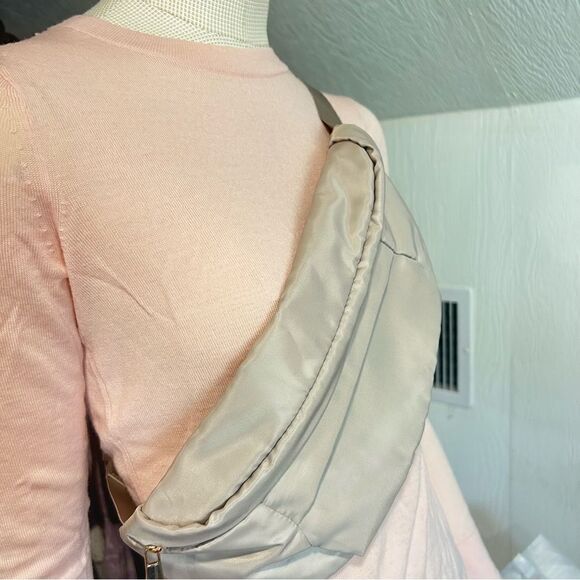 2/$30 A New Day Champagne Belt Bag Fanny Pack with Gold Hardware - Picture 10 of 12